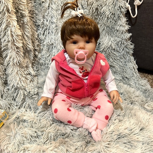 Reborn Baby Girl Doll Cloth Body 3/4 Silicone Vinyl Limbs & Accessories (NEW) - Picture 2 of 15